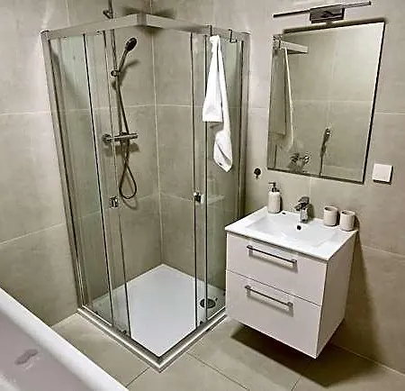 Apartmanovy Dom Grand - Contactless Check In ホテル Nová Dubnica